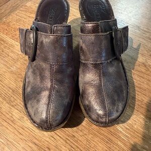 Born Clog Mules Metallic Slip On - Women’s size 8